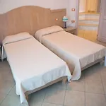 梵迪科尔特公寓酒店 3* 布多尼