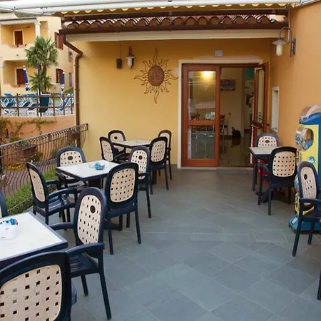 Corte Dei Venti 아파트호텔 3*